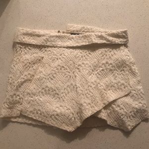 White lace envelope skort size small